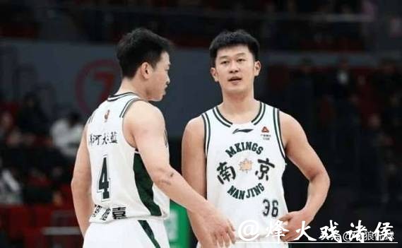 又输了!45岁少帅,上任后5胜12负,将季后赛球队,带到了倒数第3 又输了!45岁少帅,上任后5胜12负,将季后赛球队,带到了倒数第3